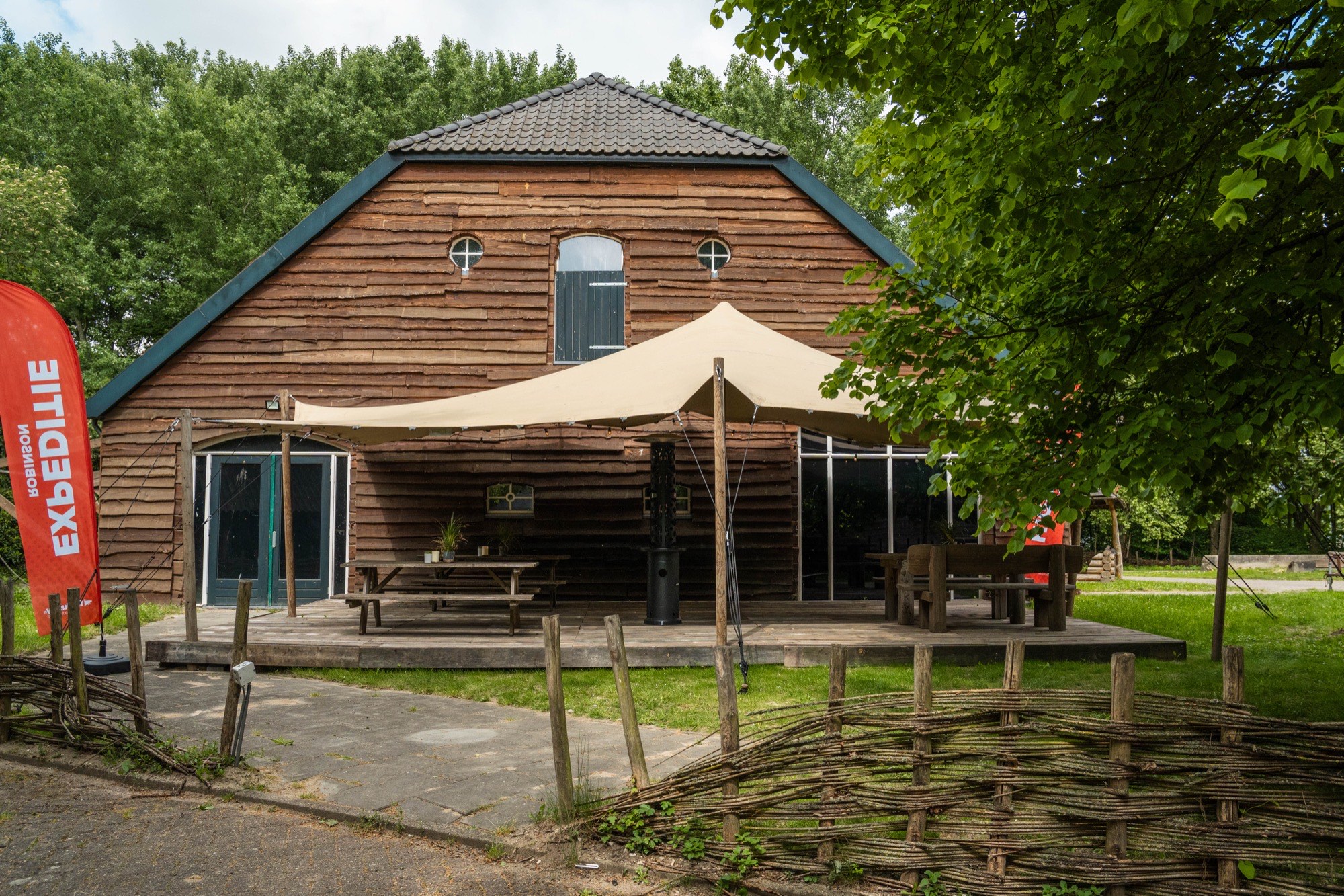 Festivalterrein tussen de bomen